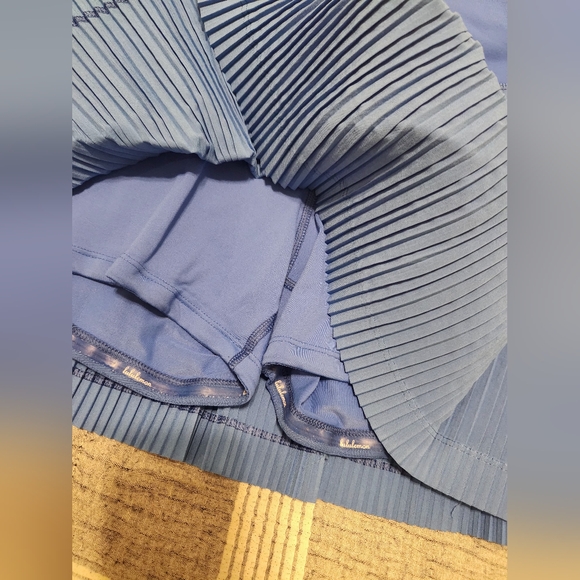 Lululemon Blue Pleated Women's Skirt - Picture 2 of 7